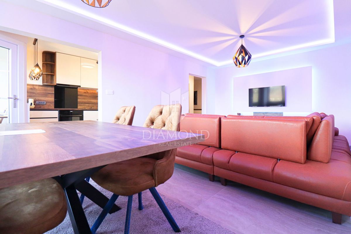 Zagabria, Sesvete! Appartamento con tre camere da letto completamente ristrutturato!