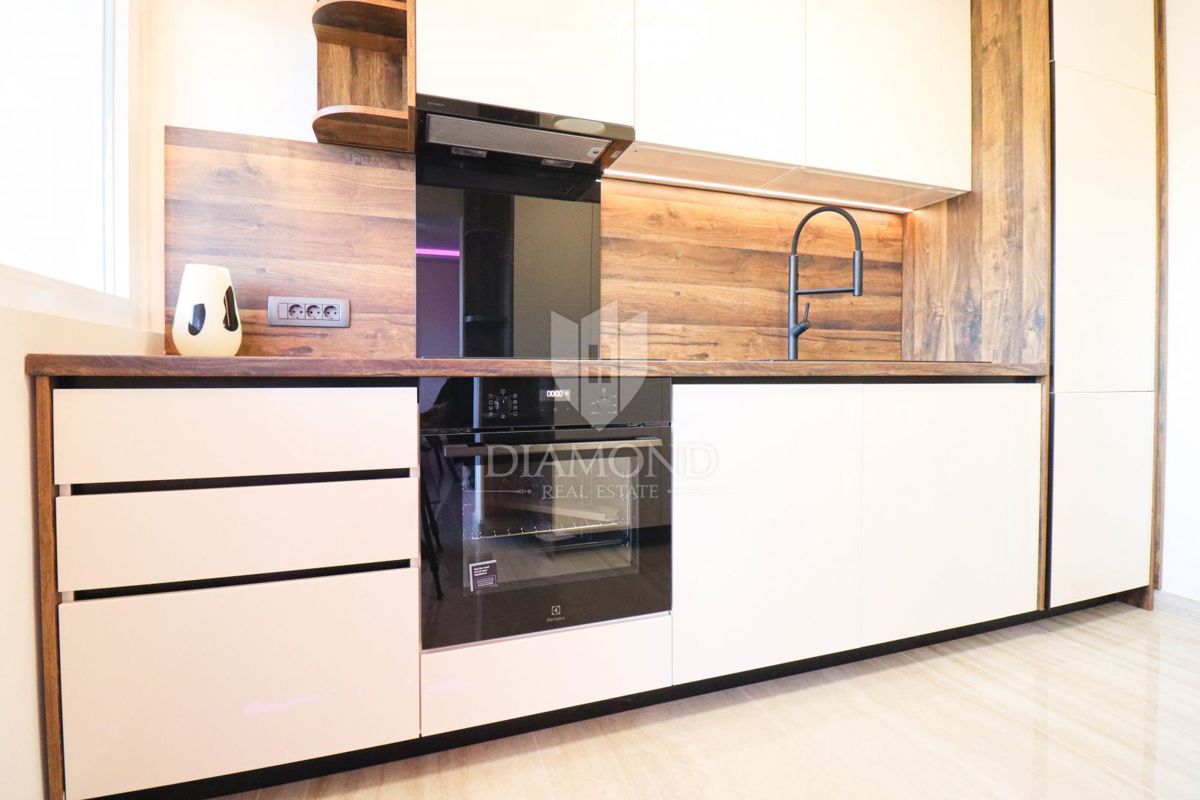 Zagabria, Sesvete! Appartamento con tre camere da letto completamente ristrutturato!