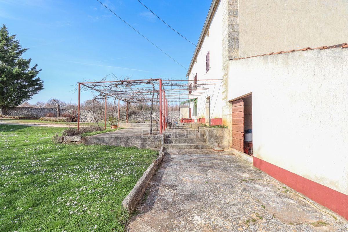 Canfanaro, dintorni, autentico casale con ampio giardino