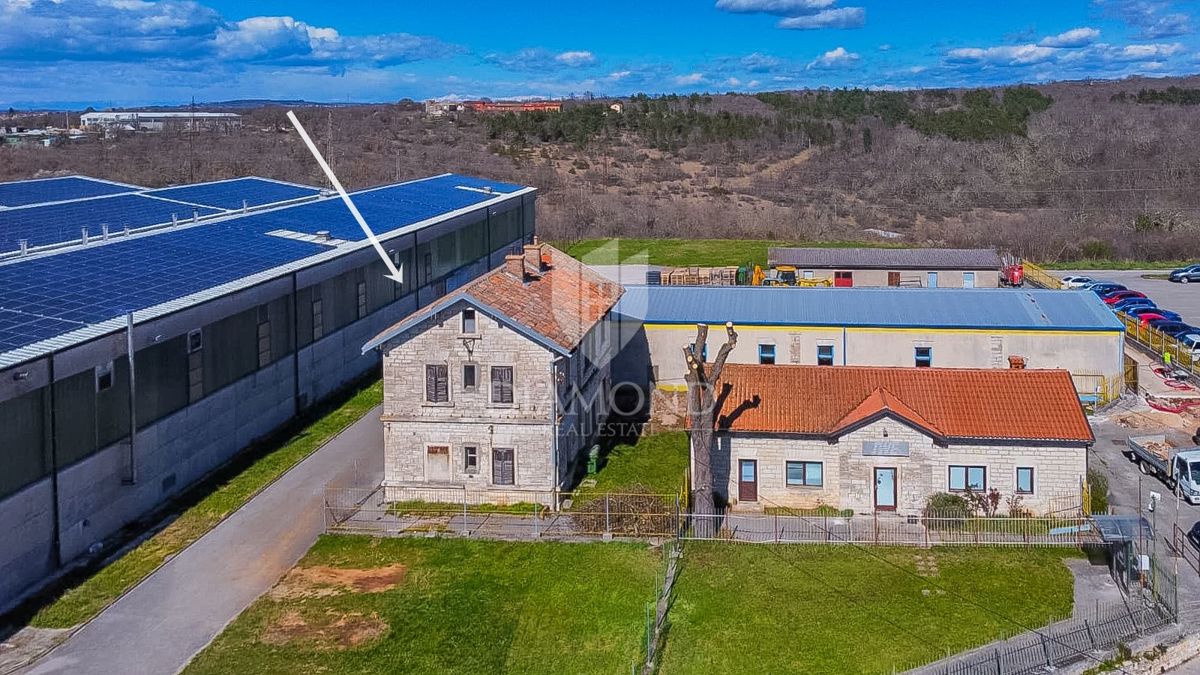 Buje, casa in pietra con 4 appartamenti, ideale come investimento!