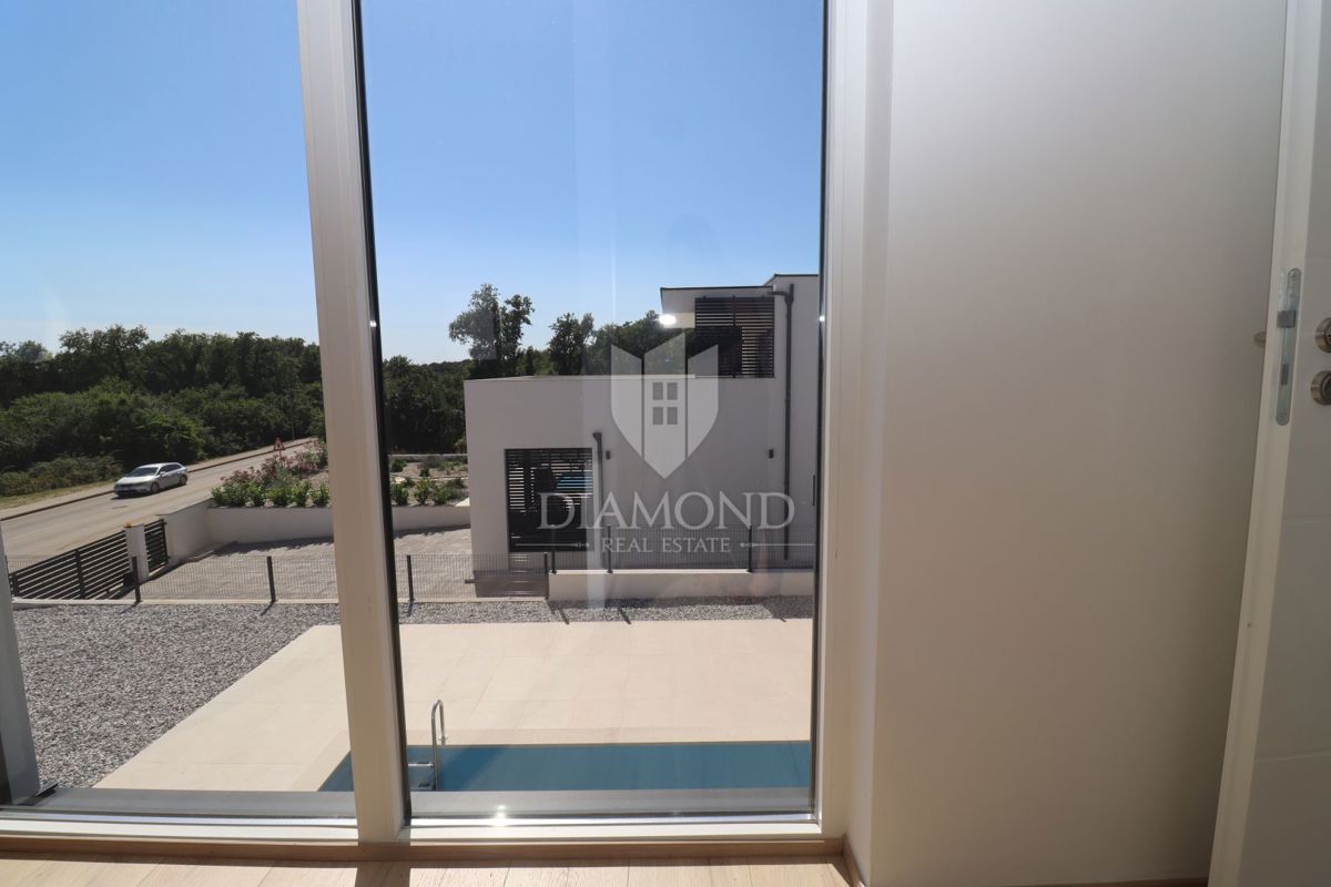 Nuova casa moderna con piscina – zona Medulin