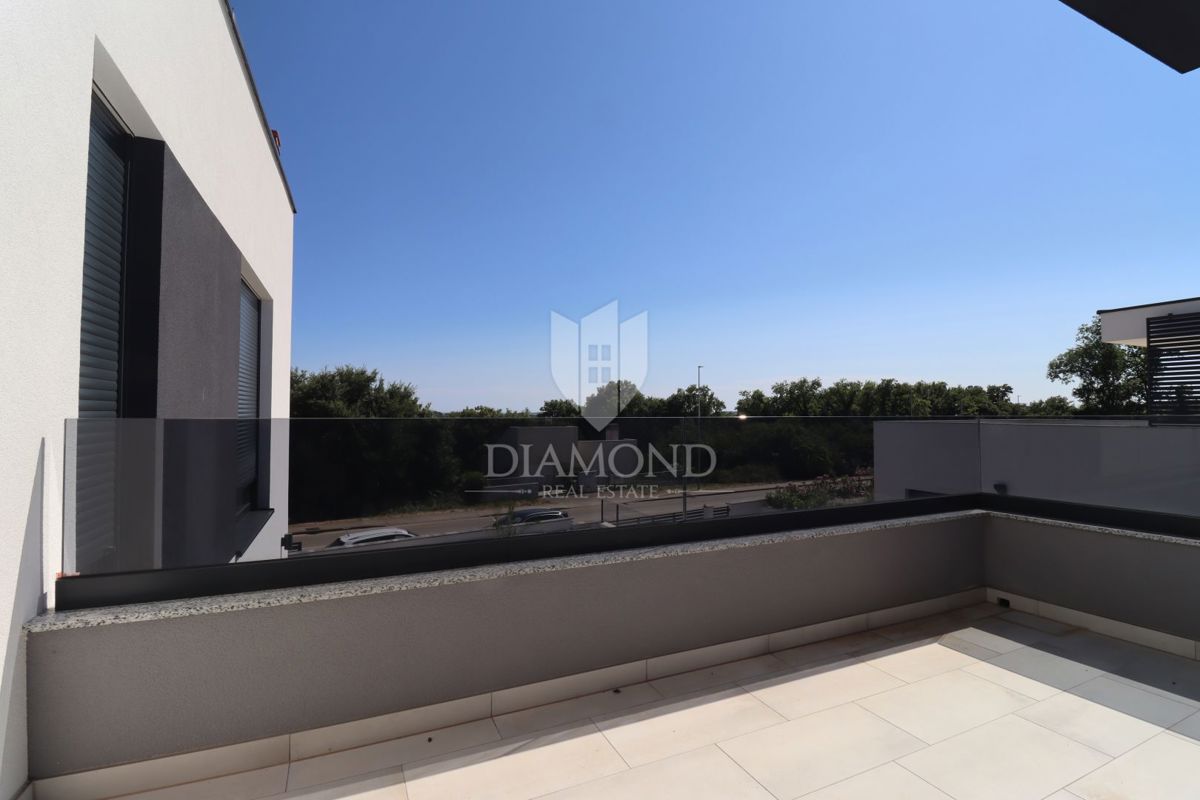 Nuova casa moderna con piscina – zona Medulin