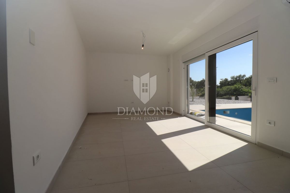 Nuova casa moderna con piscina – zona Medulin