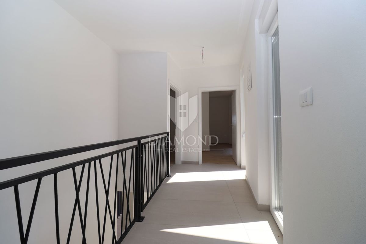 Nuova casa moderna con piscina – zona Medulin