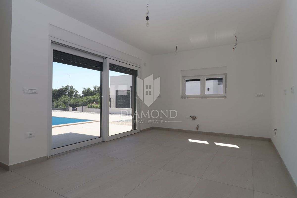 Nuova casa moderna con piscina – zona Medulin