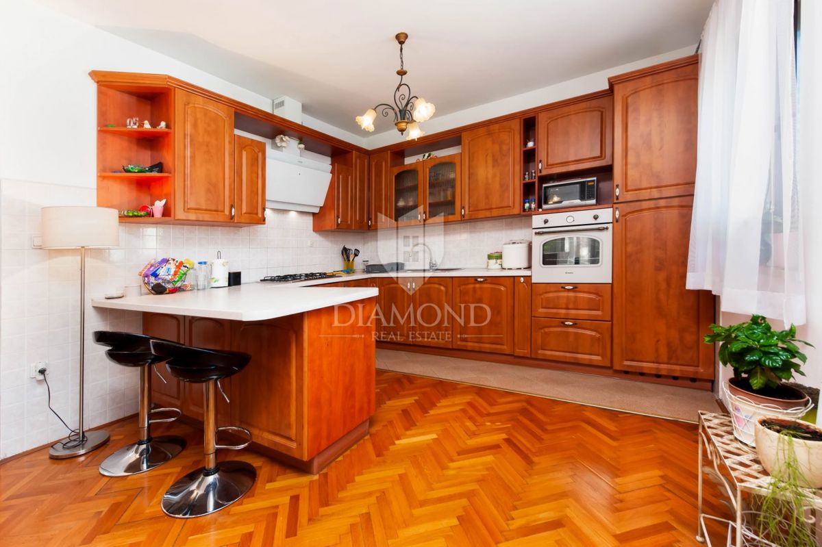 Rovigno, immobili per affari e residenziali in una posizione privilegiata