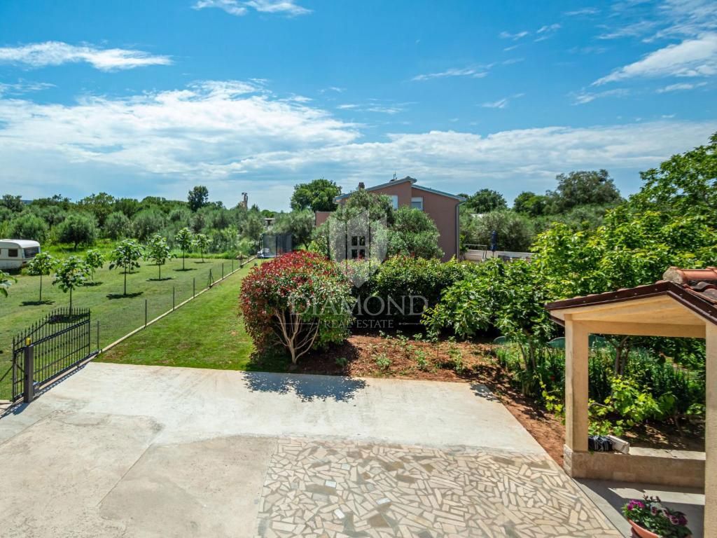 Pola, Valdebek - casa indipendente con 4 appartamenti e un ampio giardino