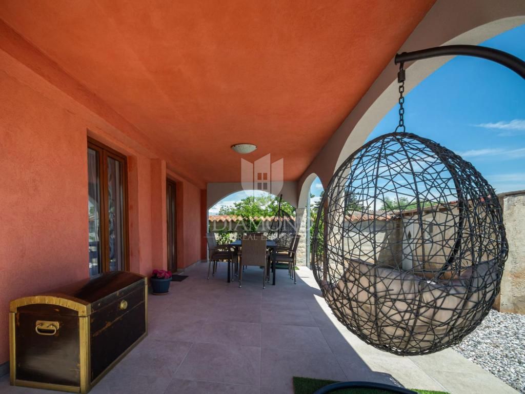 Pola, Valdebek - casa indipendente con 4 appartamenti e un ampio giardino