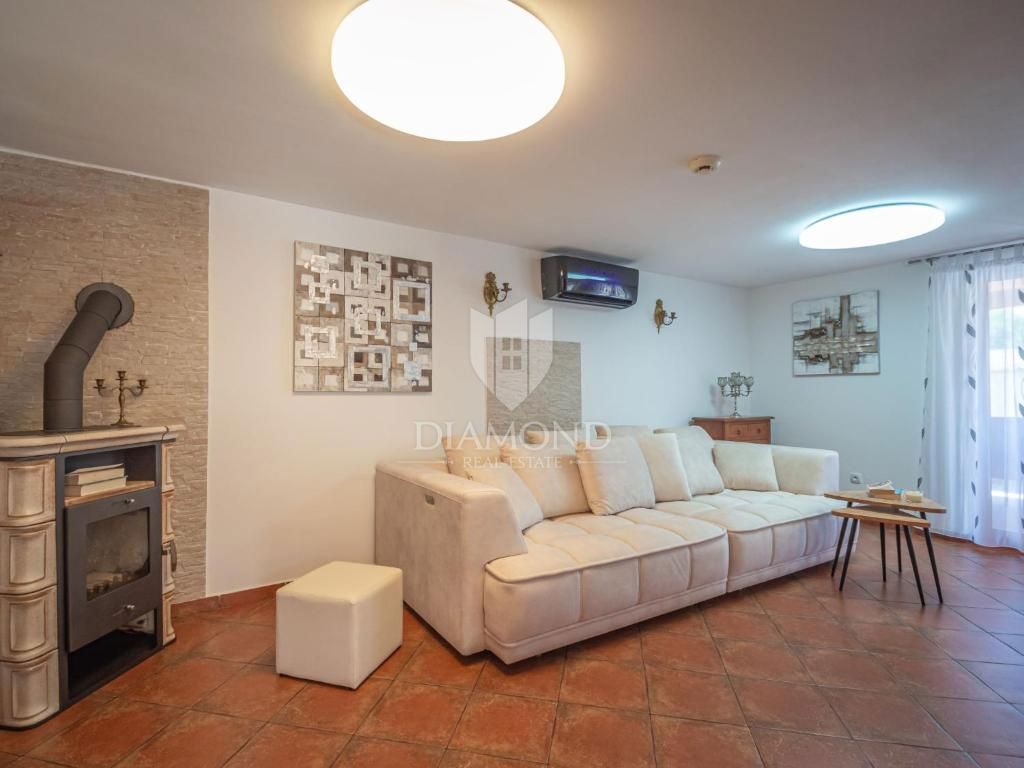 Pola, Valdebek - casa indipendente con 4 appartamenti e un ampio giardino