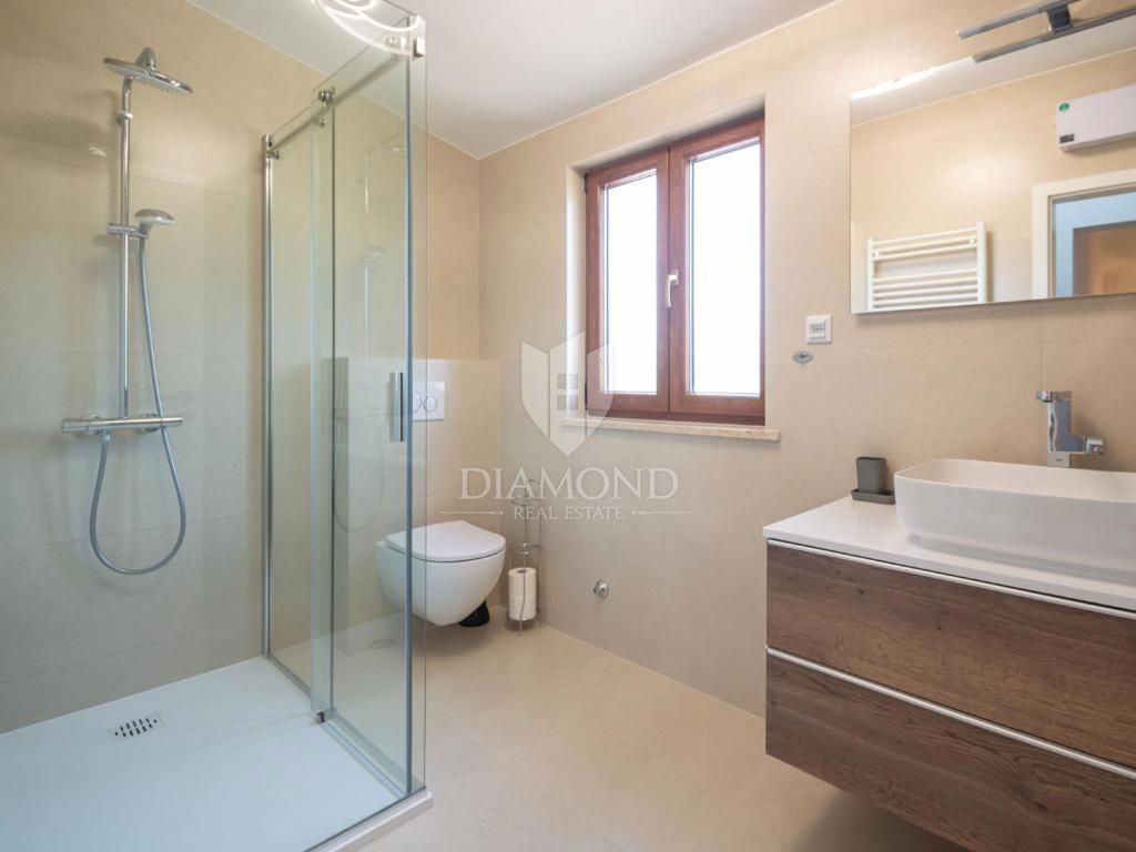 Pola, Valdebek - casa indipendente con 4 appartamenti e un ampio giardino