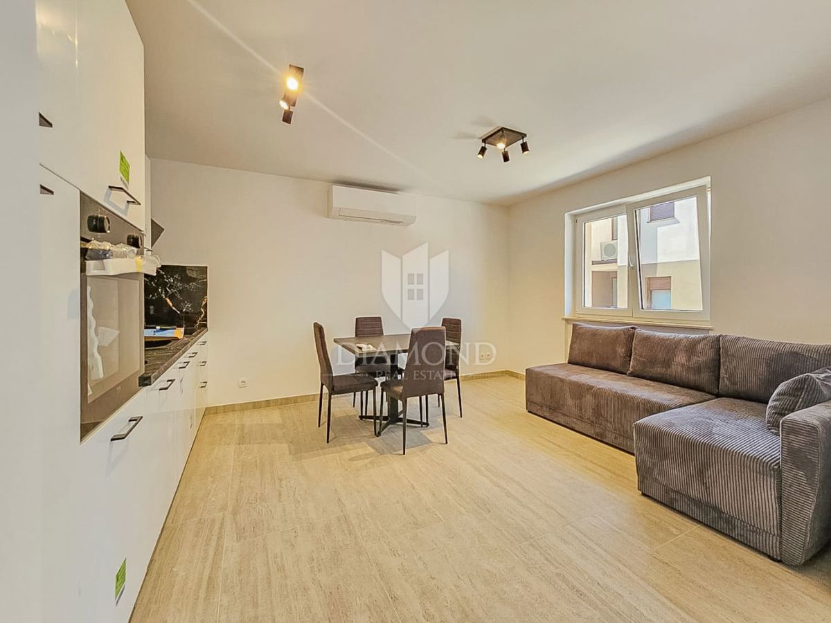 Novigrad, appartamento al piano terra vicino al mare!