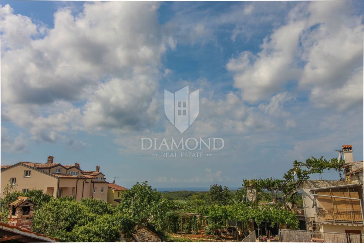 Porec, Palazzina in pietra non lontano dalla città