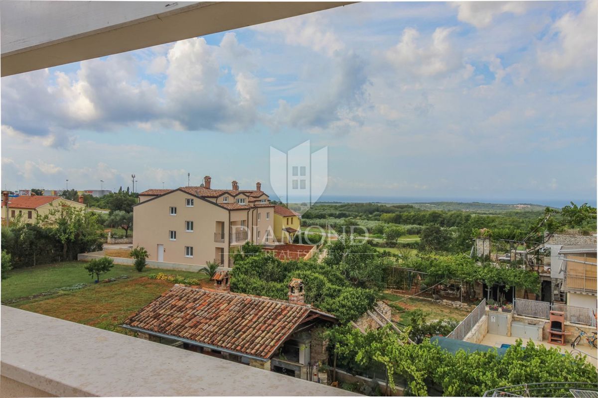 Porec, Palazzina in pietra non lontano dalla città