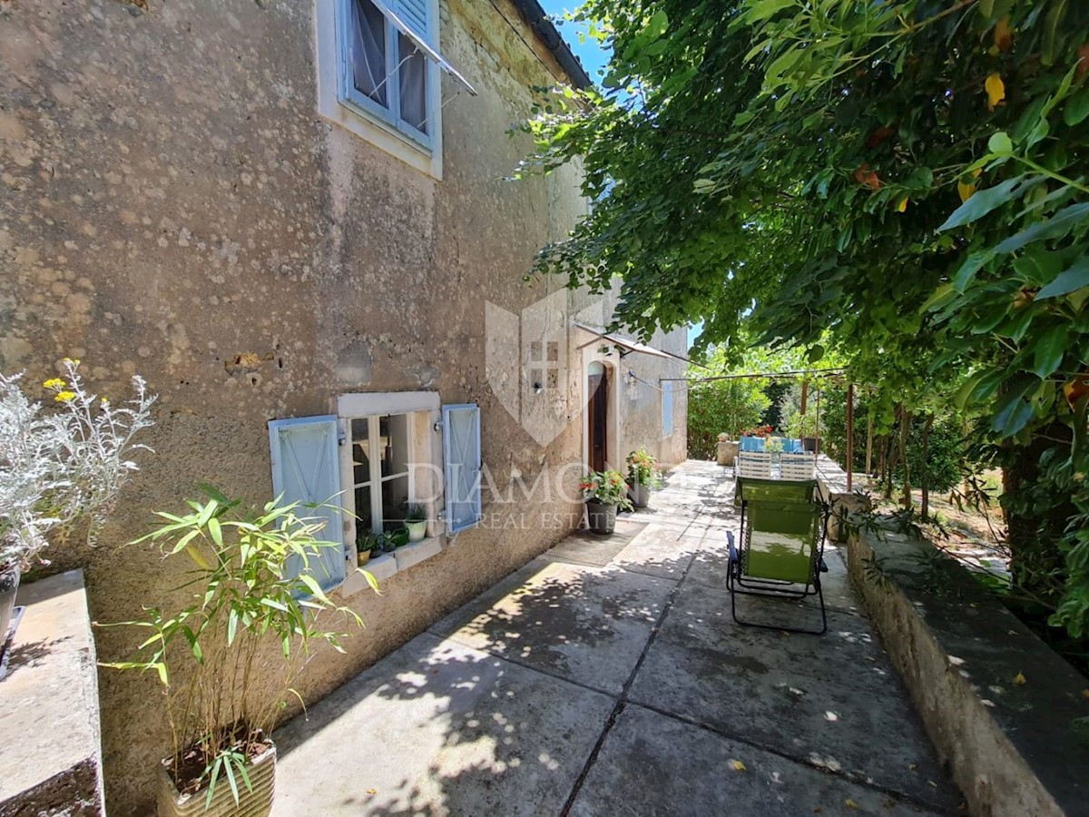 Labin, dintorni, casa in pietra tradizionale istriana