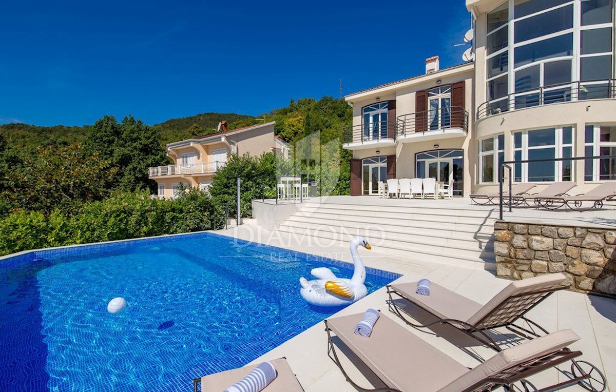 Opatija, dintorni, Villa di lusso con piscina e vista mare