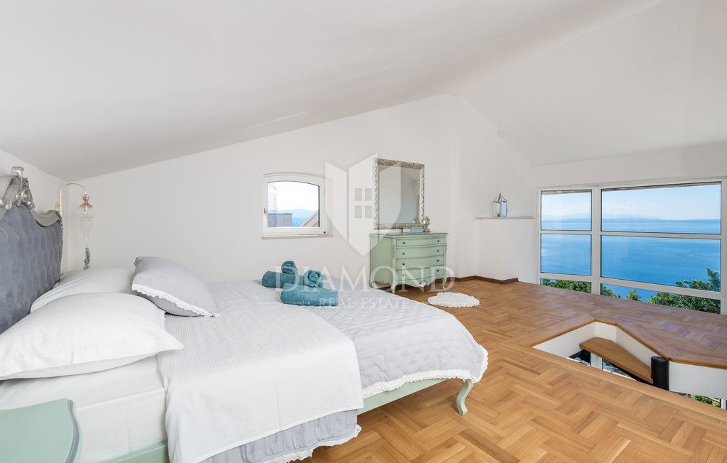 Opatija, dintorni, Villa di lusso con piscina e vista mare