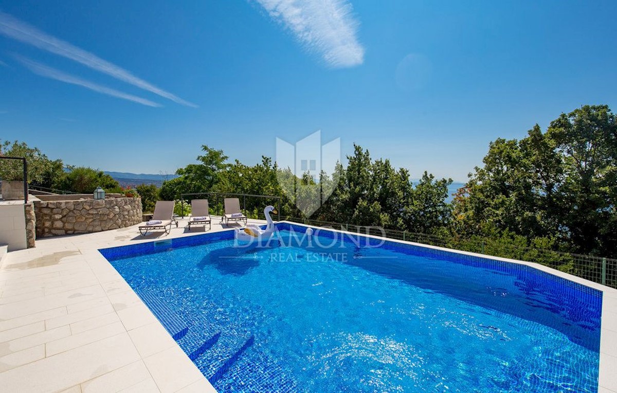 Opatija, dintorni, Villa di lusso con piscina e vista mare