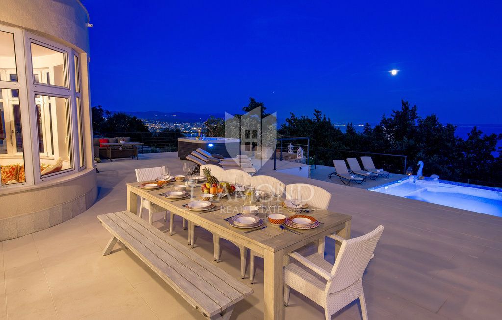 Opatija, dintorni, Villa di lusso con piscina e vista mare
