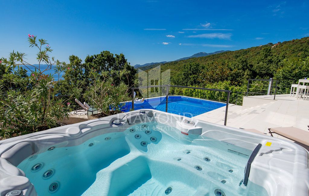 Opatija, dintorni, Villa di lusso con piscina e vista mare