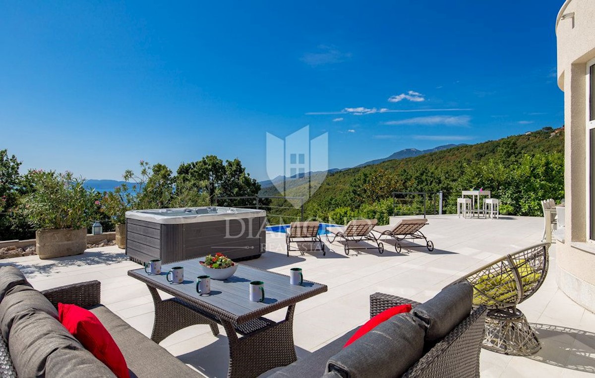 Opatija, dintorni, Villa di lusso con piscina e vista mare