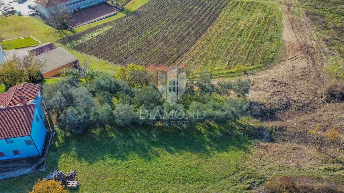 Visinada, terreno edificabile con vista aperta