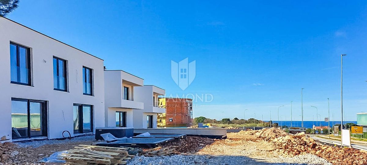 Parenzo, casa moderna in costruzione in una posizione attraente
