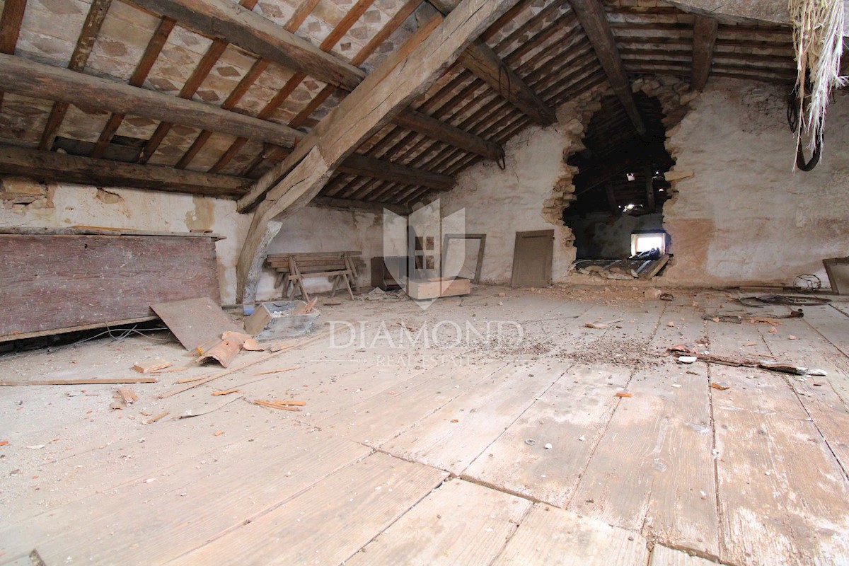 Puntera, casa da ristrutturare con vista mare