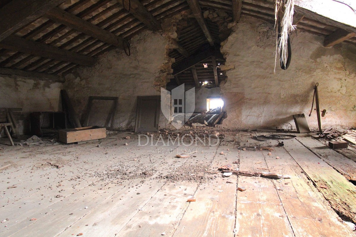 Puntera, casa da ristrutturare con vista mare