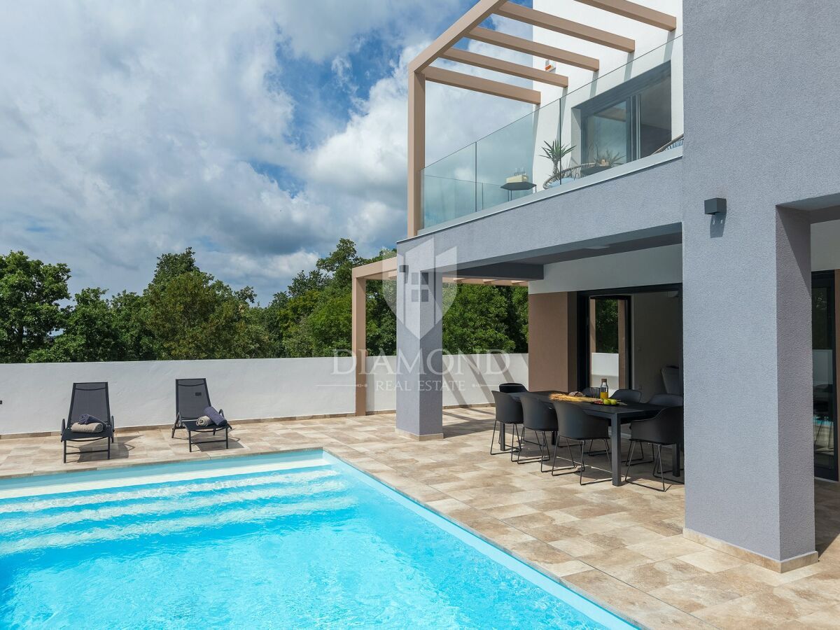 Barban, dintorni, casa vacanze di nuova costruzione con piscina