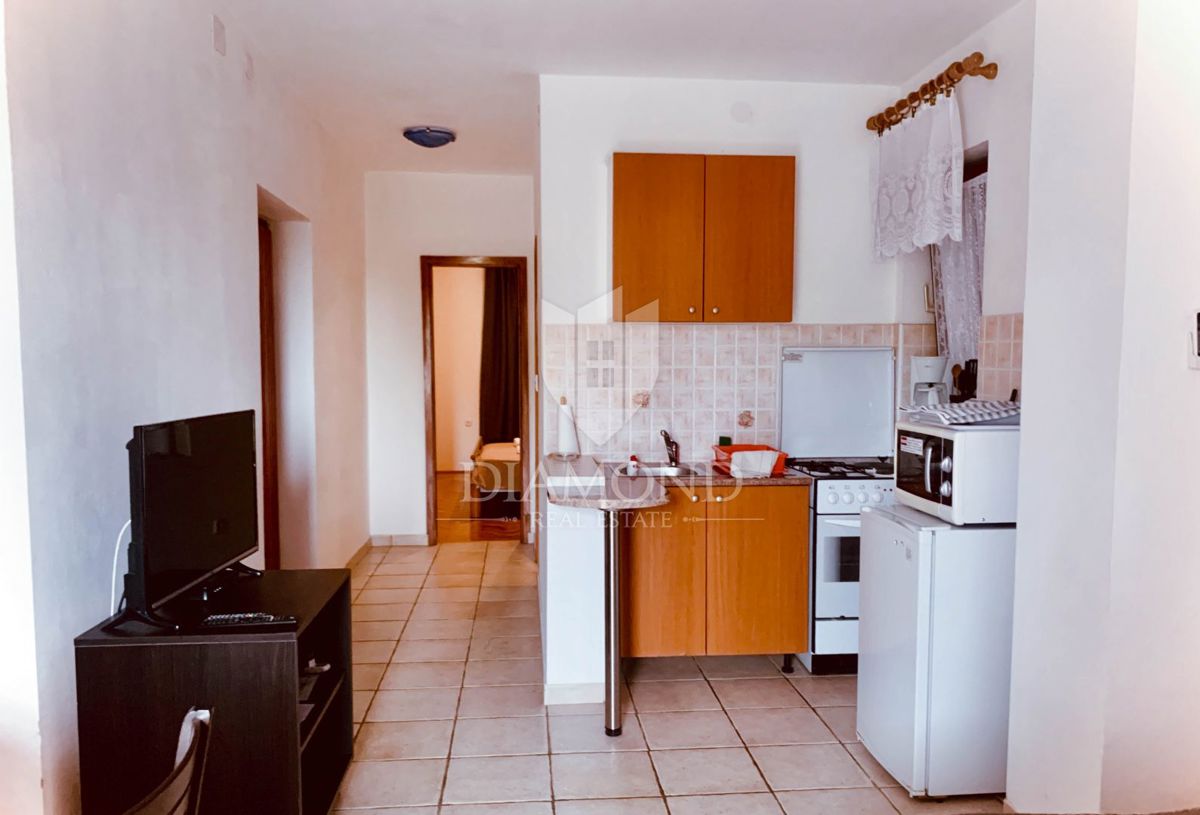 Medulin, dintorni, condominio con ristorante e piscina