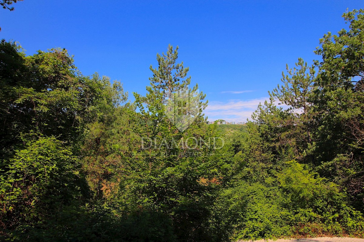 Rabac - Labin, terreno edificabile in ottima posizione