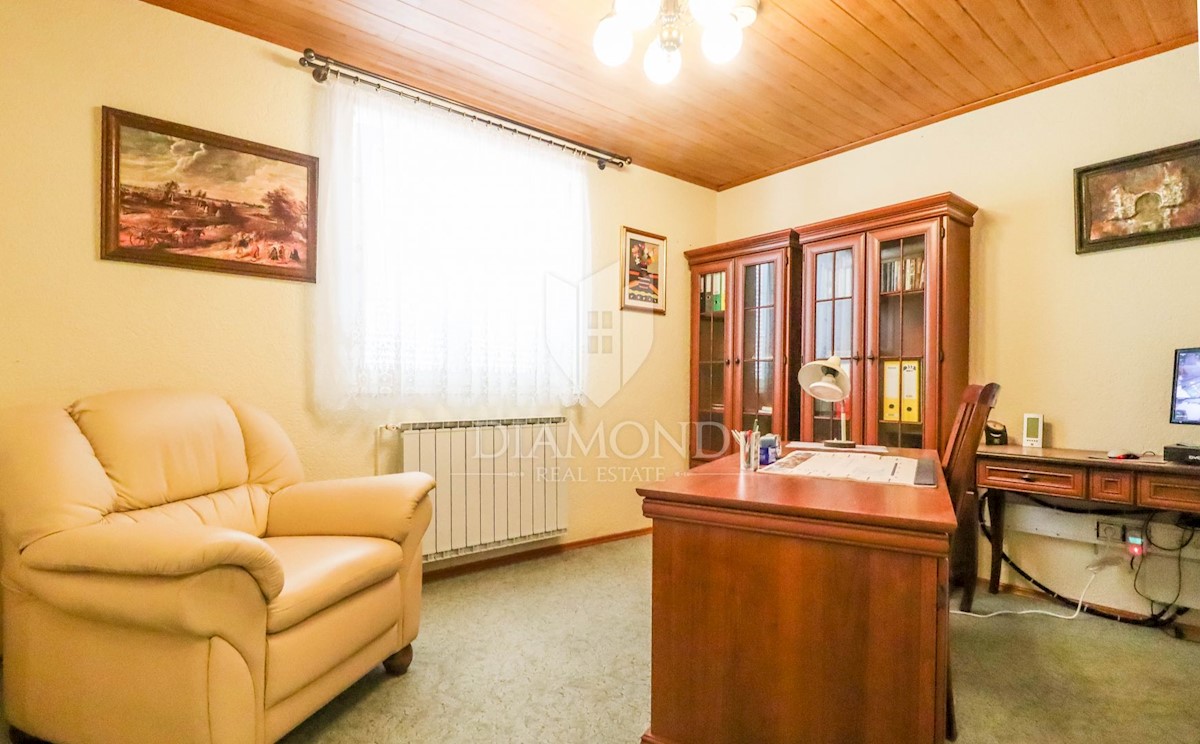 Parenzo, dintorni, casa spaziosa con vista mare!