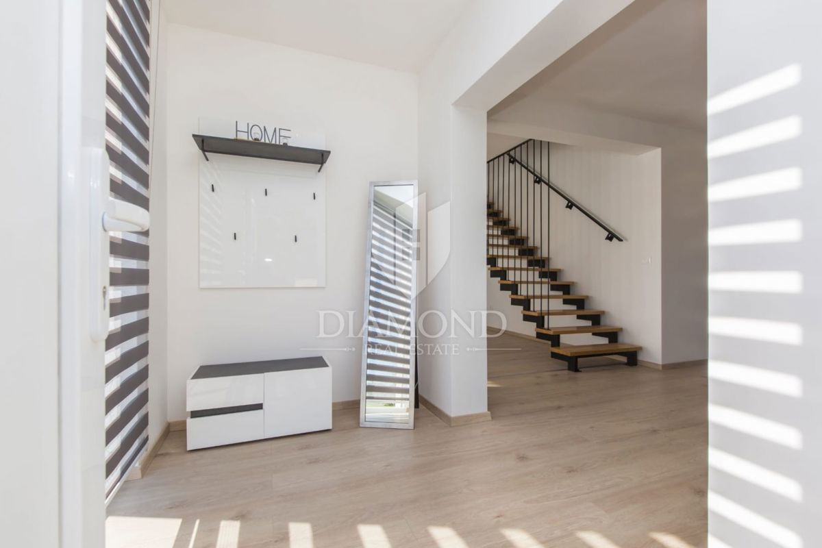 Labin, casa vacanze di nuova costruzione con piscina