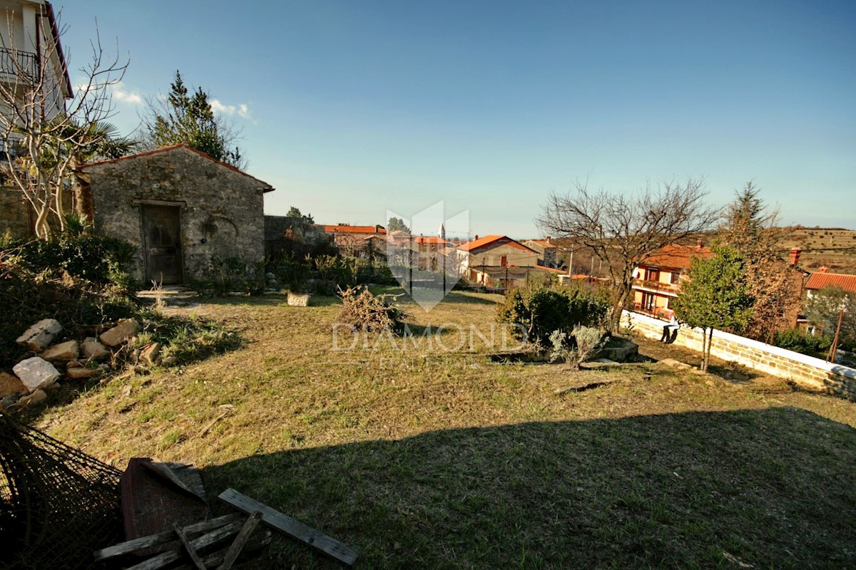 Momiano, una casa eccezionale con una bellissima vista!