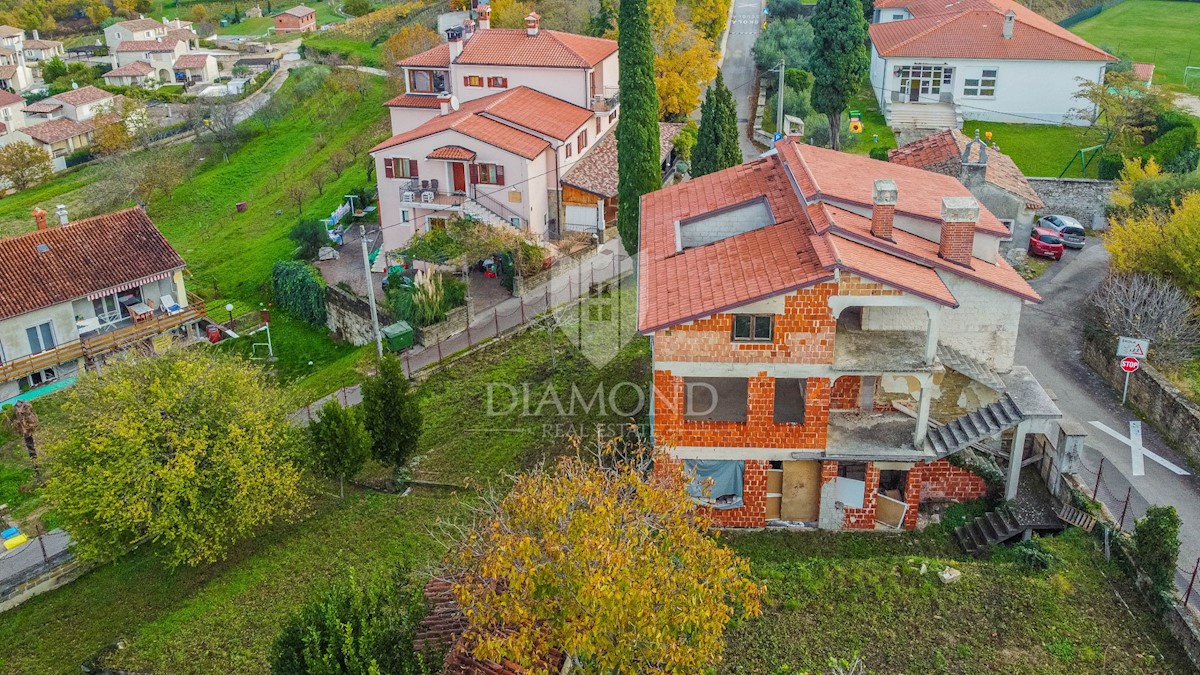 Momiano, una casa eccezionale con una bellissima vista!