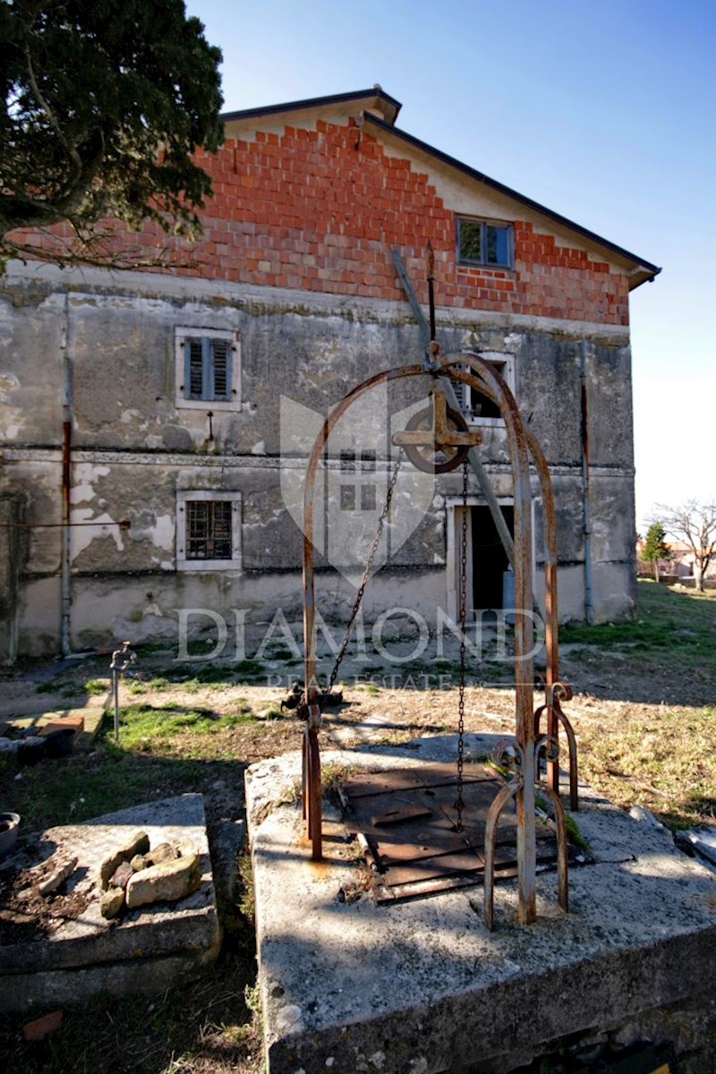 Momiano, una casa eccezionale con una bellissima vista!