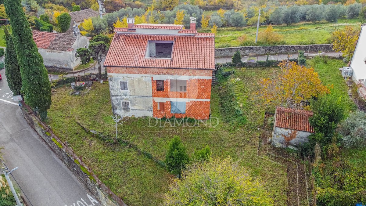 Momiano, una casa eccezionale con una bellissima vista!