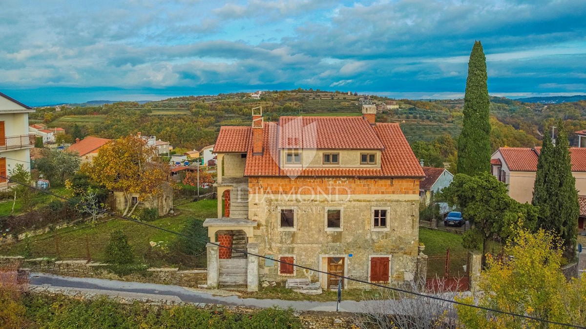 Momiano, una casa eccezionale con una bellissima vista!