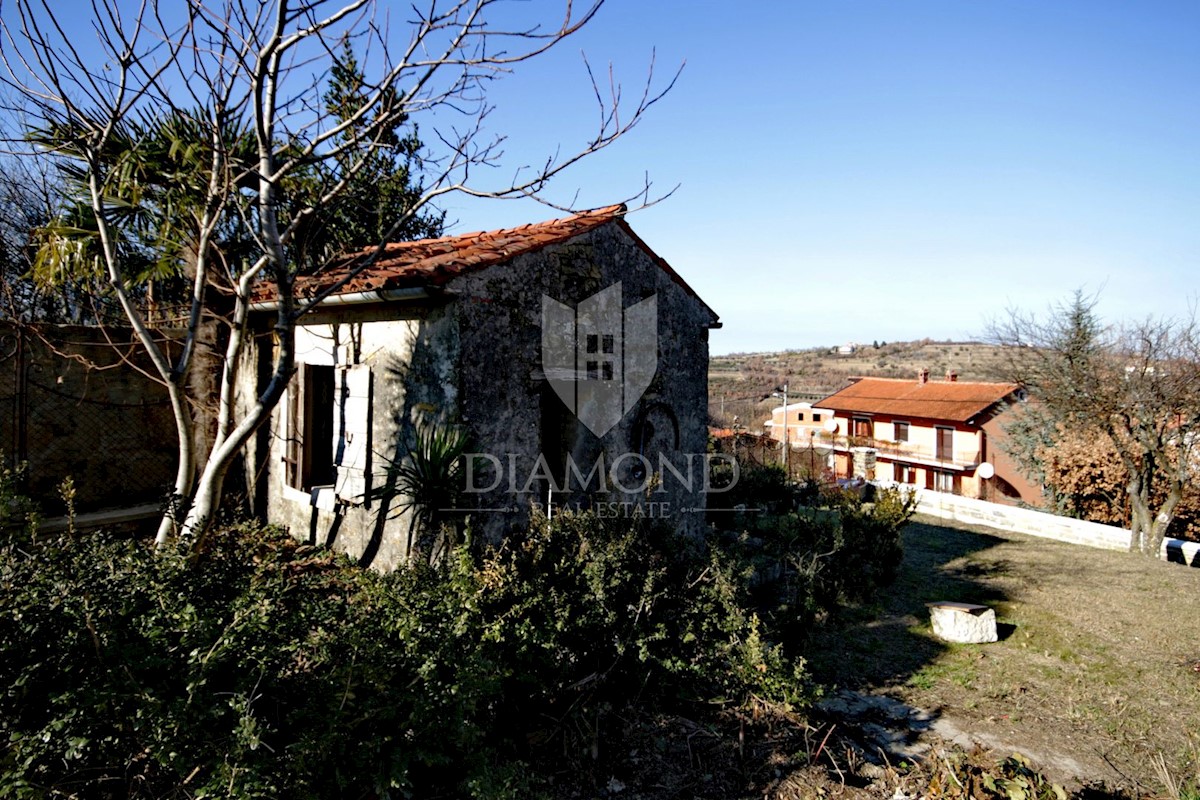 Momiano, una casa eccezionale con una bellissima vista!