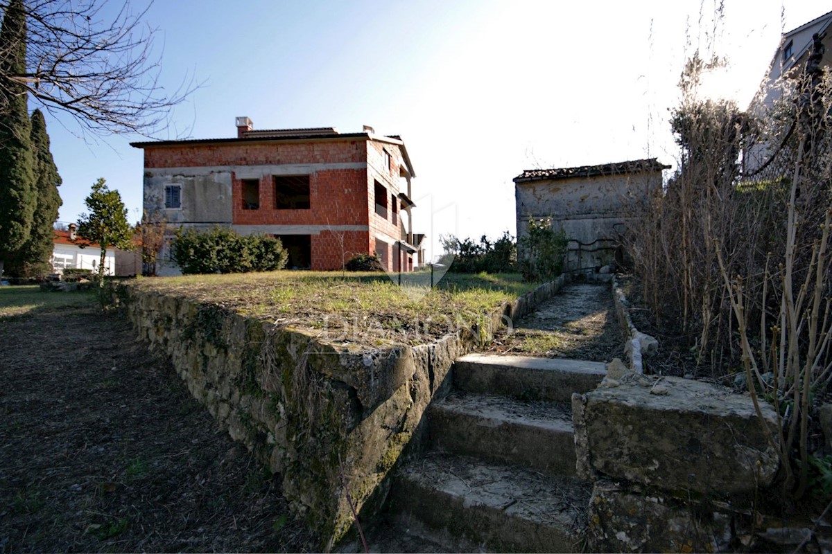 Momiano, una casa eccezionale con una bellissima vista!