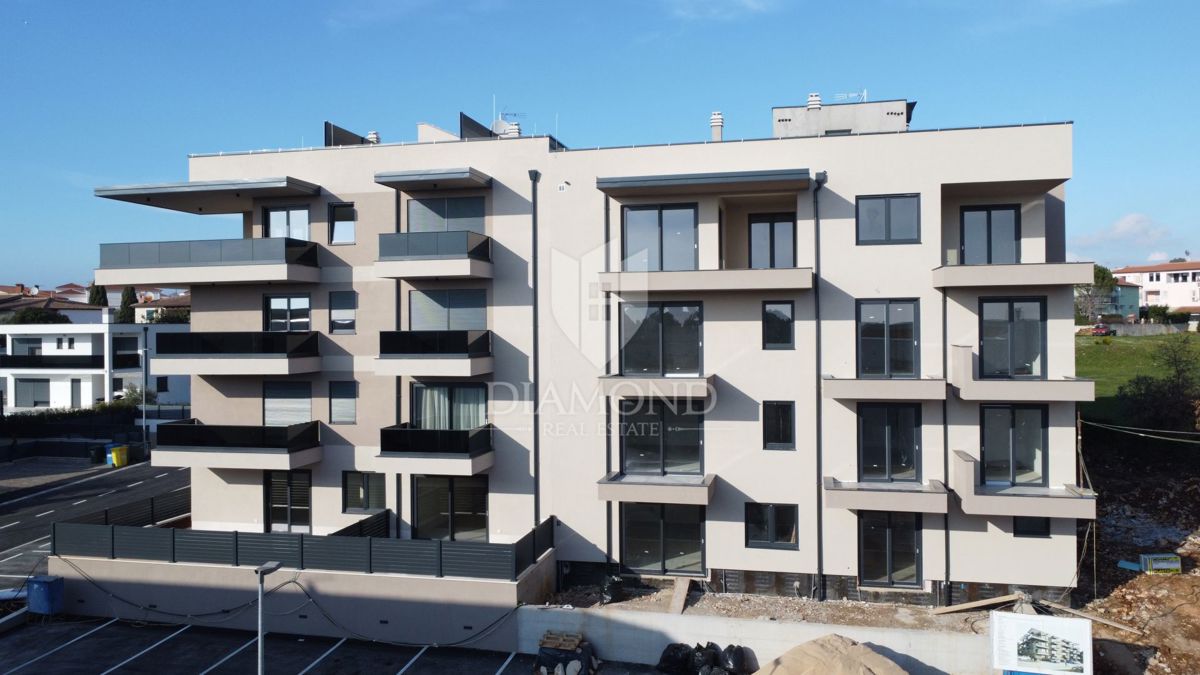 Parenzo, dintorni, interessante appartamento al piano terra vicino al mare!
