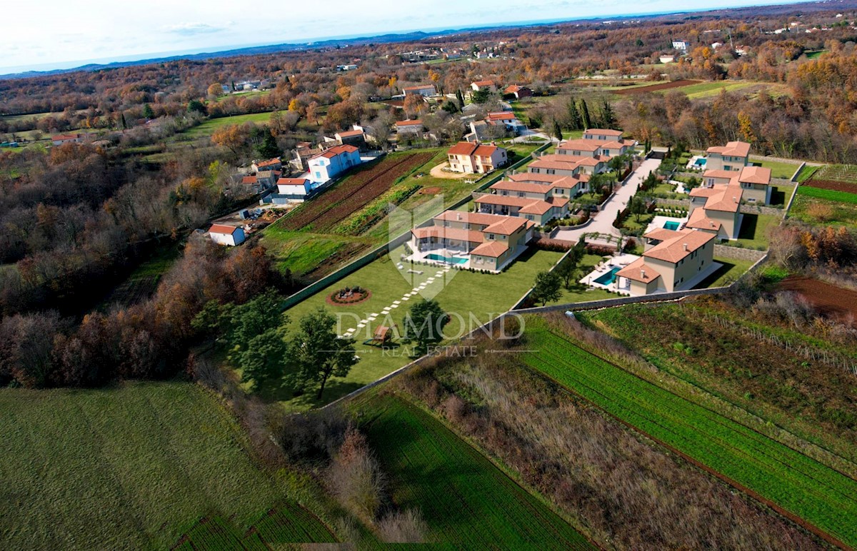 Rovigno, dintorni, nuova casa indipendente con piscina