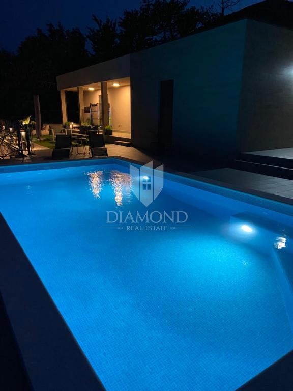Opatija, villa nuova e moderna con vista mare