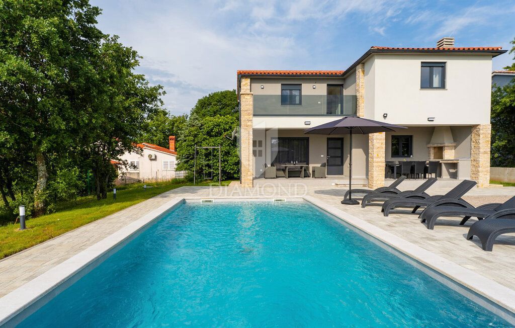 Labin, dintorni, casa vacanze di nuova costruzione con piscina