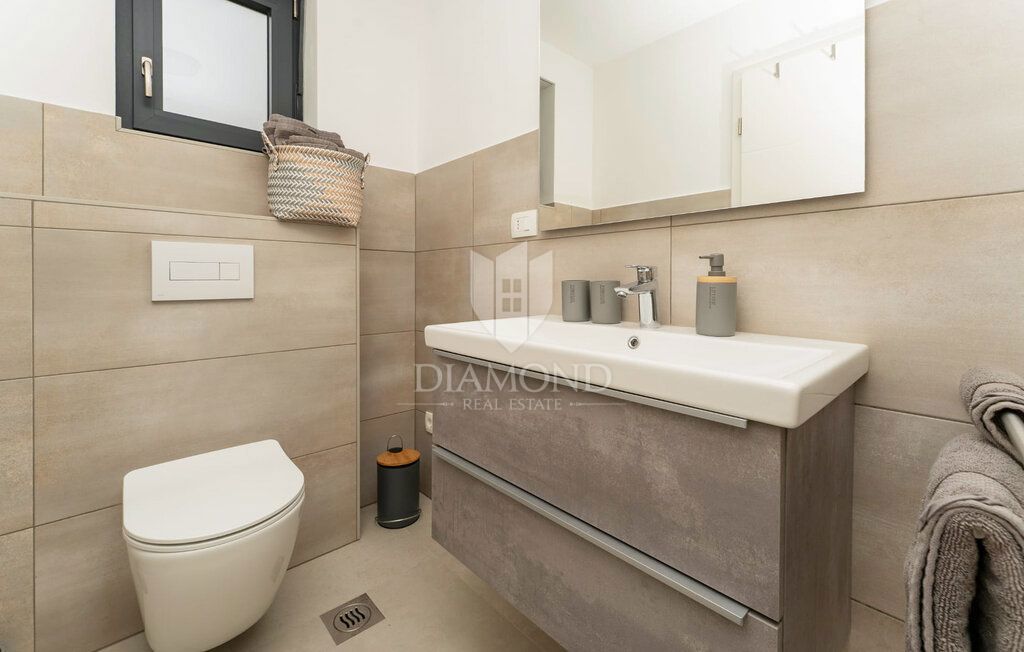 Labin, dintorni, casa vacanze di nuova costruzione con piscina