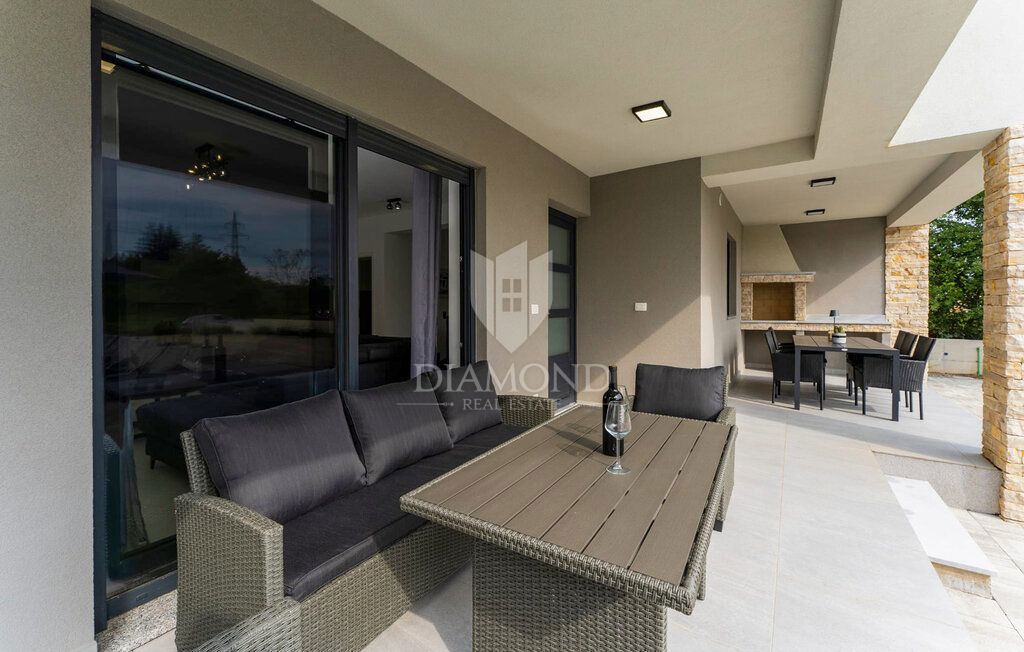 Labin, dintorni, casa vacanze di nuova costruzione con piscina