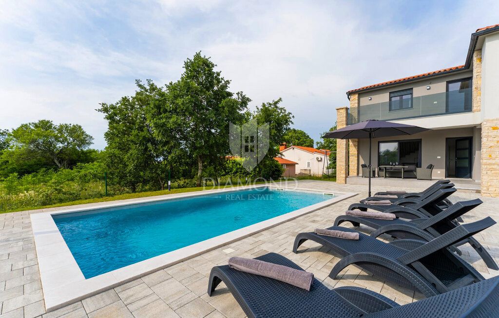 Labin, dintorni, casa vacanze di nuova costruzione con piscina