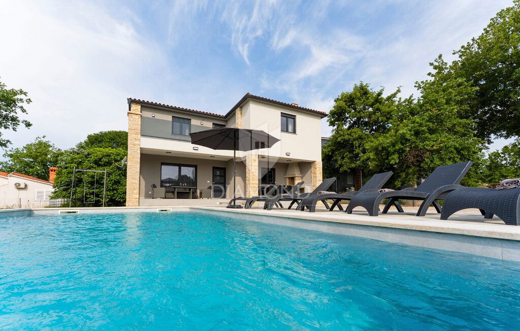 Labin, dintorni, casa vacanze di nuova costruzione con piscina