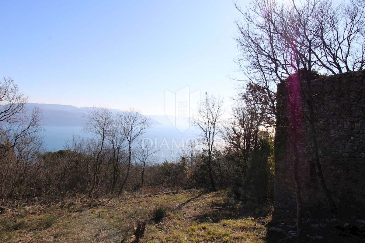 Labin, dintorni, antico con una bellissima vista sul mare