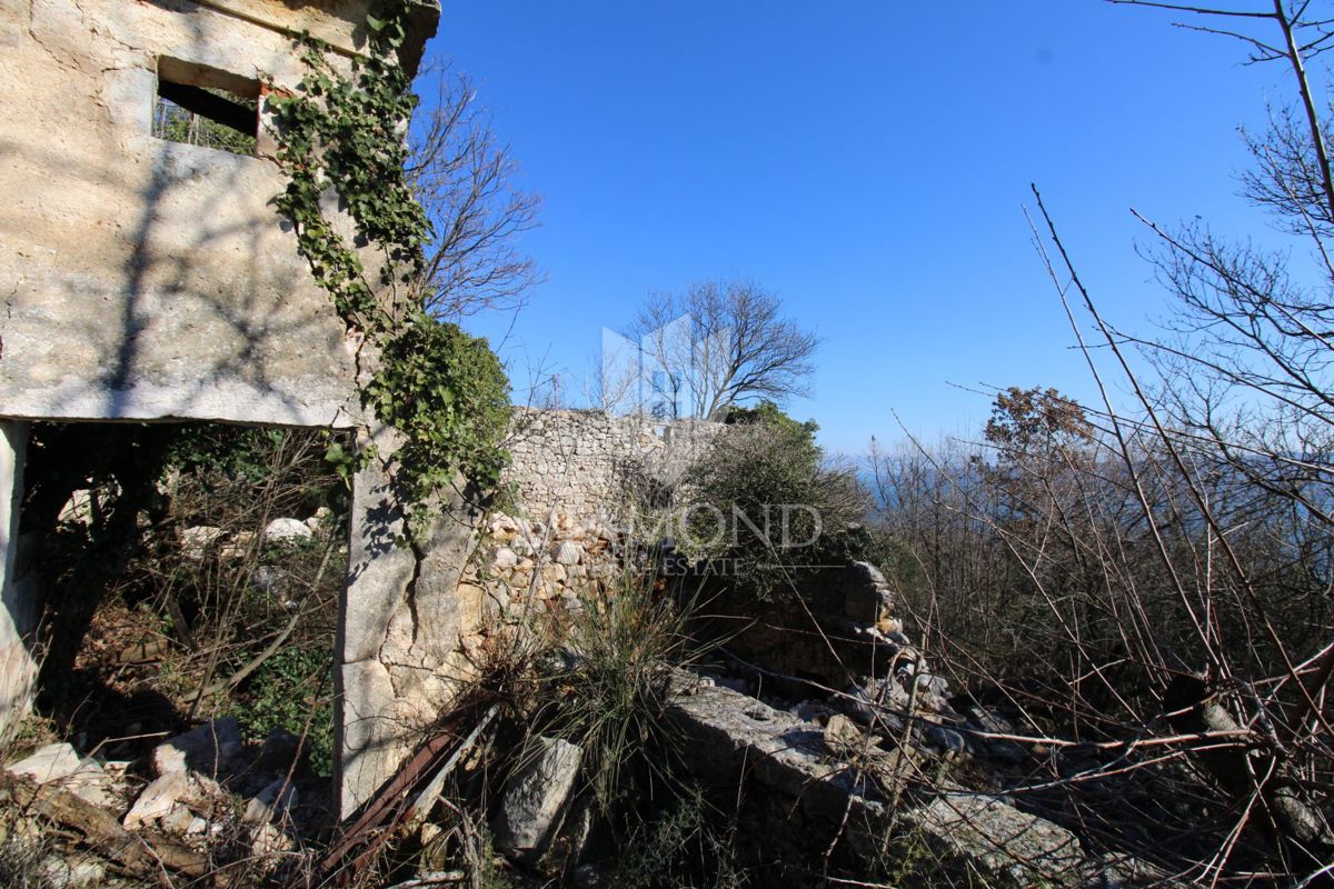 Labin, dintorni, antico con una bellissima vista sul mare